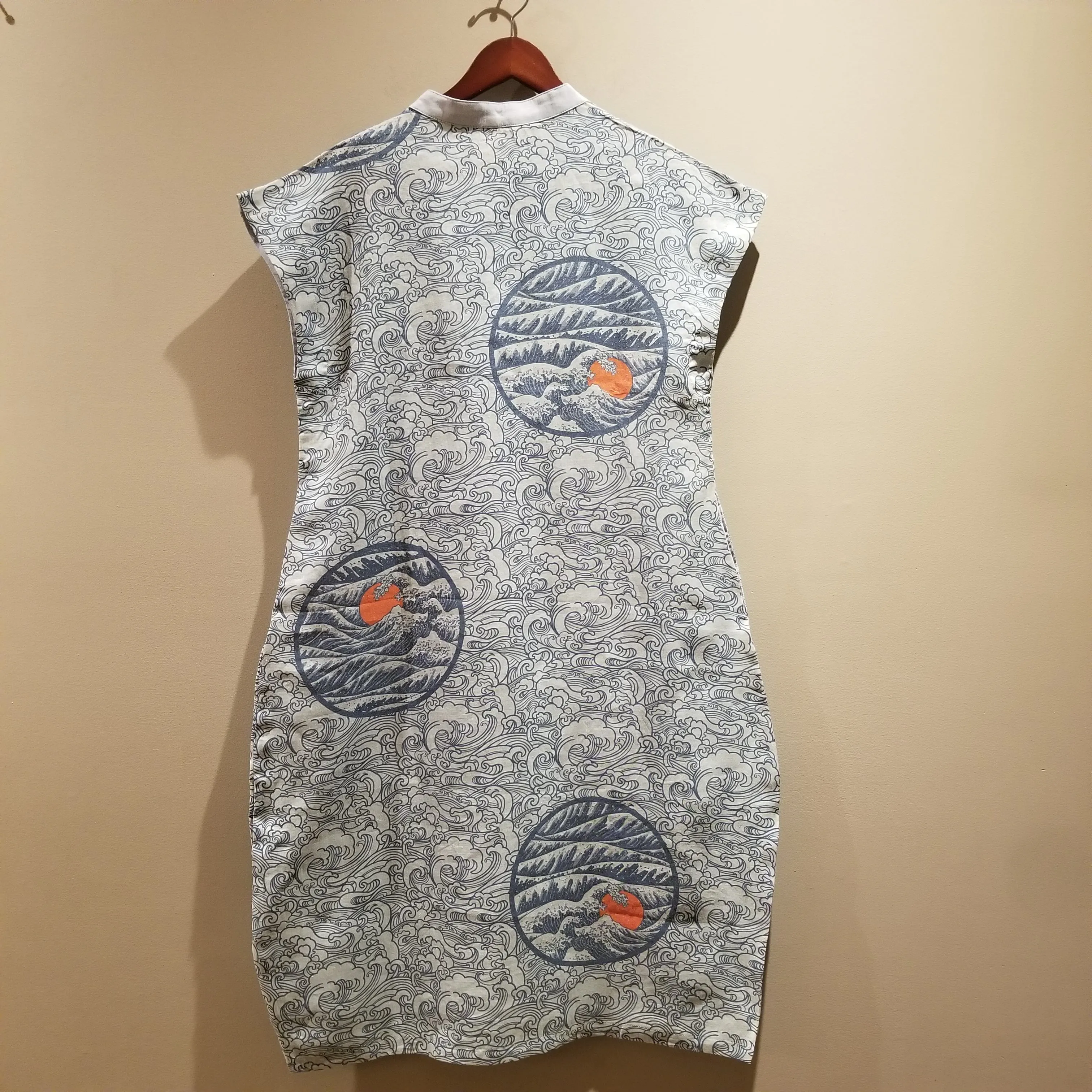 A Beautiful Wave Pattern Dress With Pockets