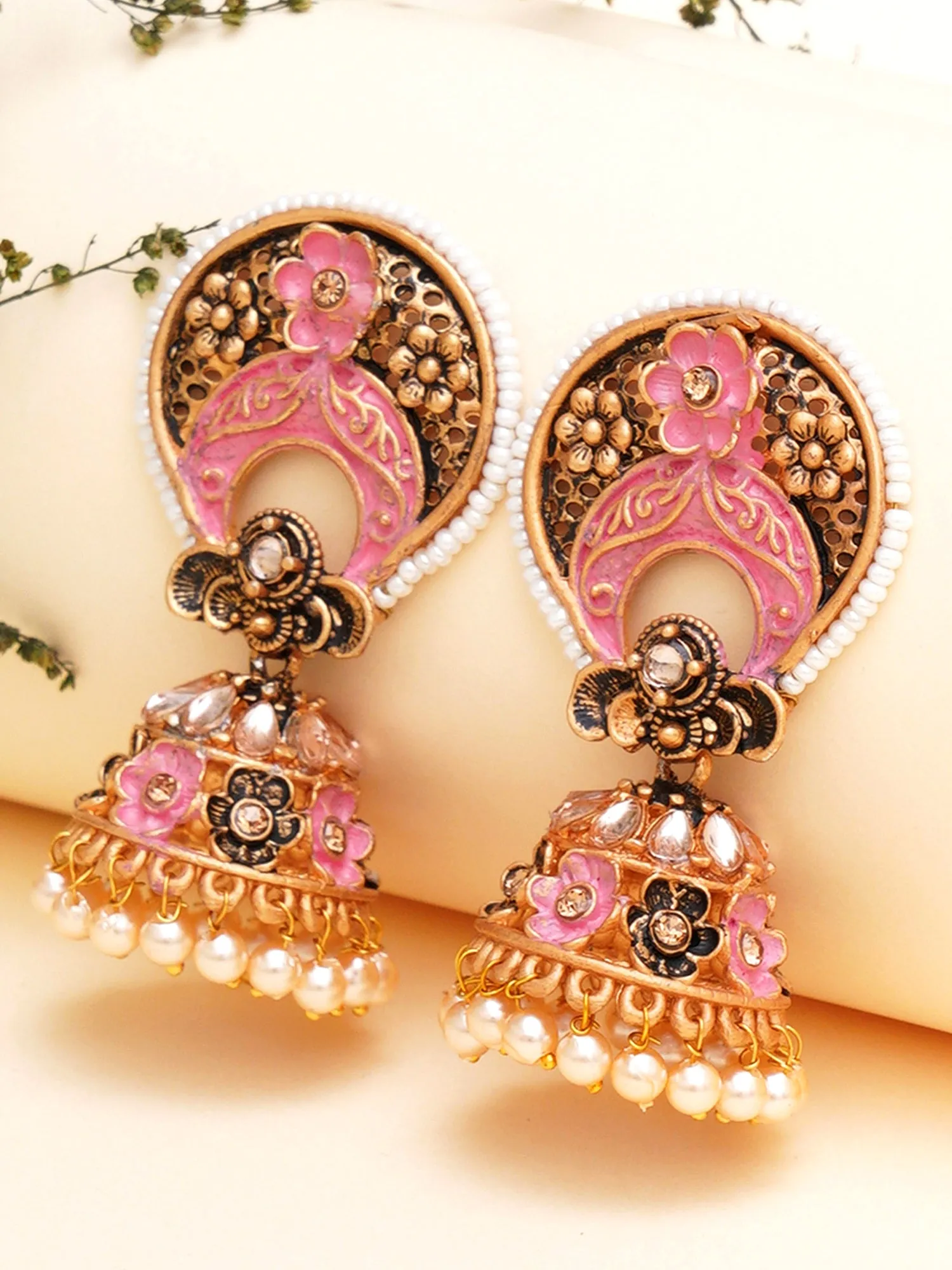 Karatcart Antique Gold Plated White Beaded Pink Floral Jhumki Earrings for Women