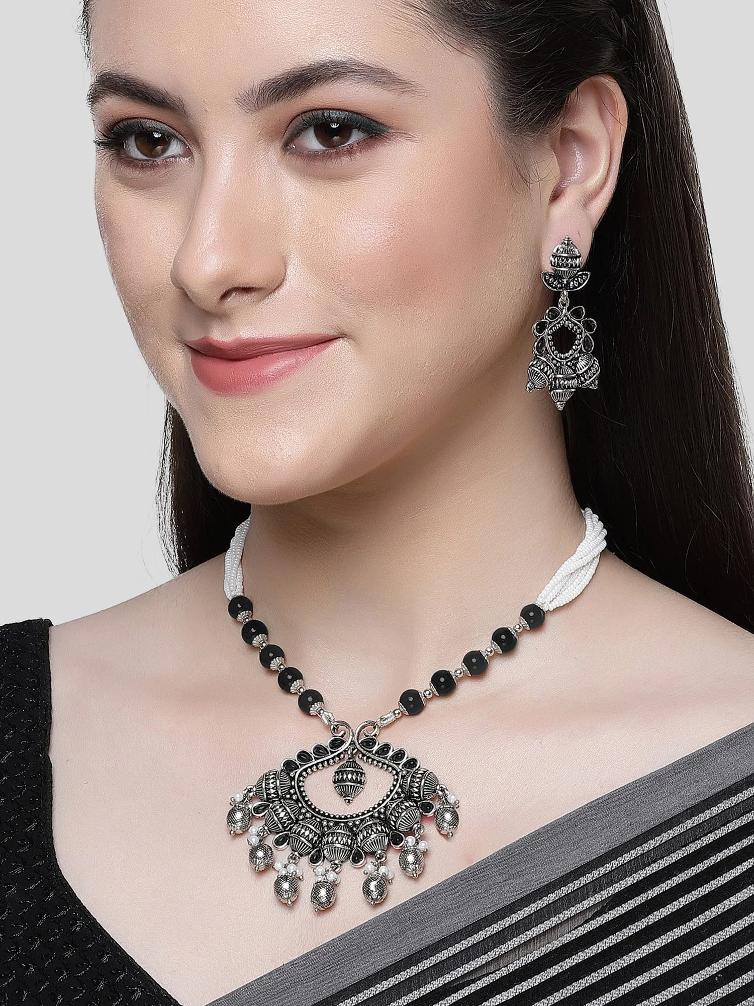 Karatcart Black Beads Oxidised Silver Necklace Set for Women