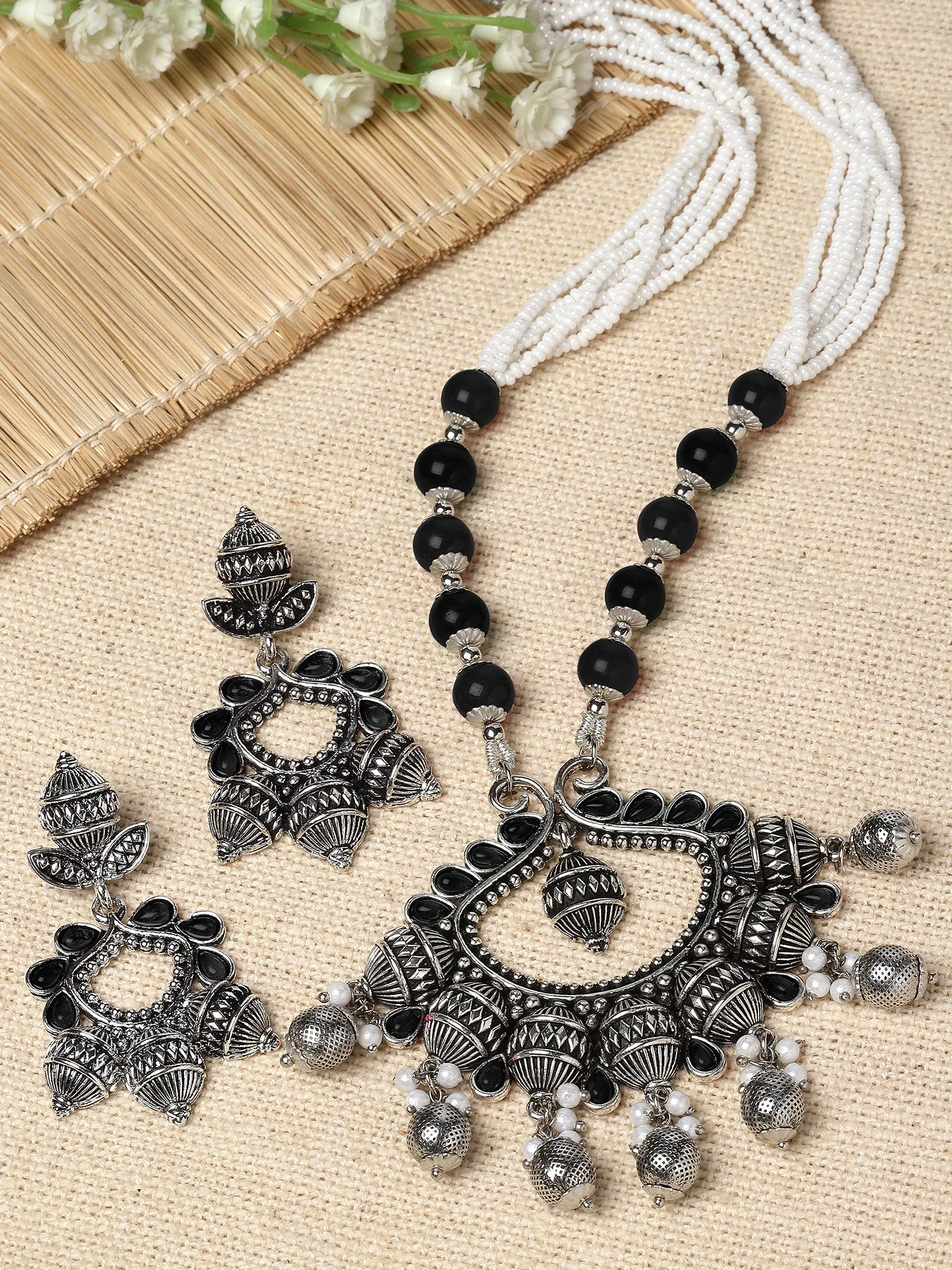 Karatcart Black Beads Oxidised Silver Necklace Set for Women