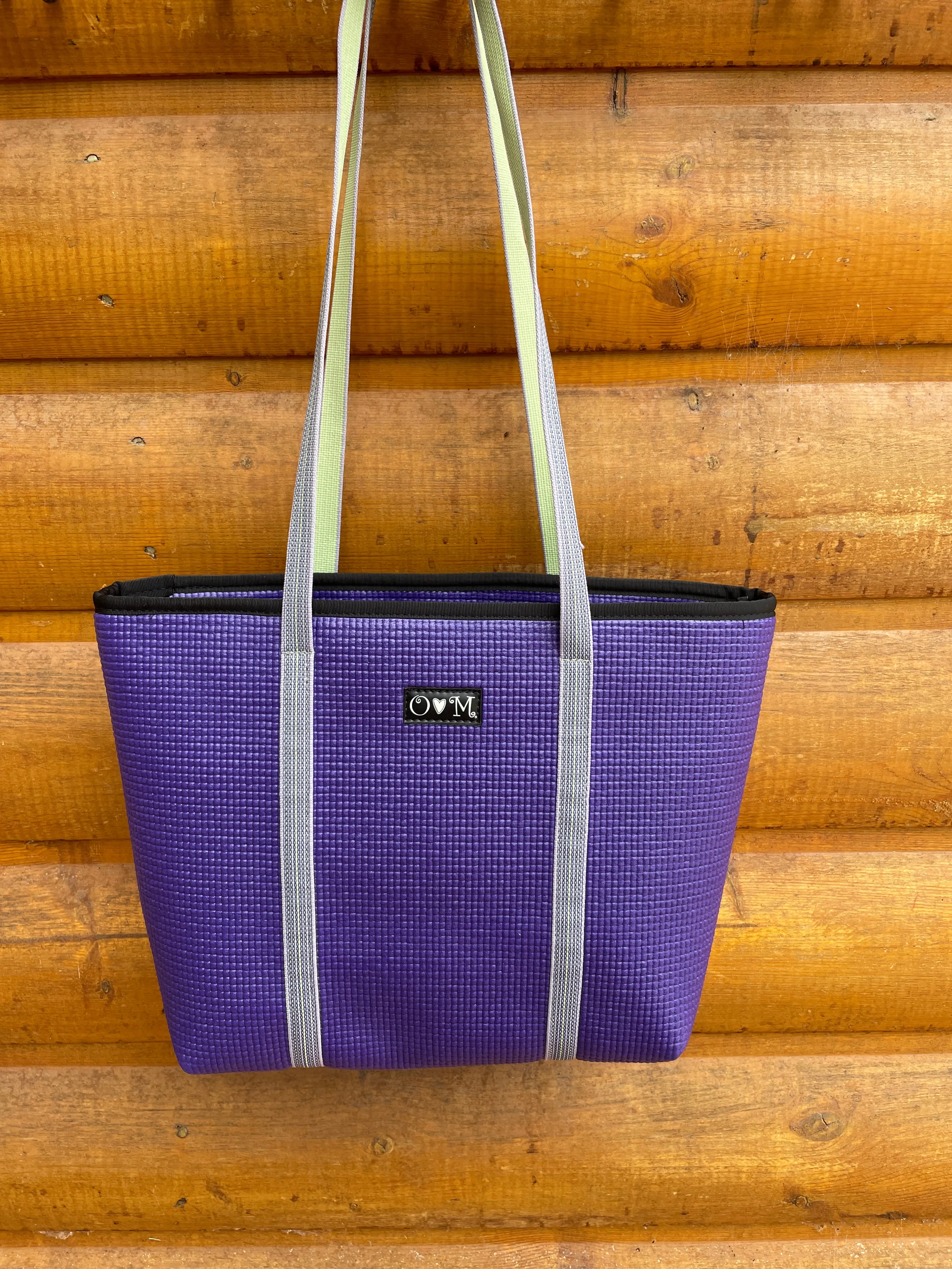 OM Tote Bag ZIPPER top-Purple