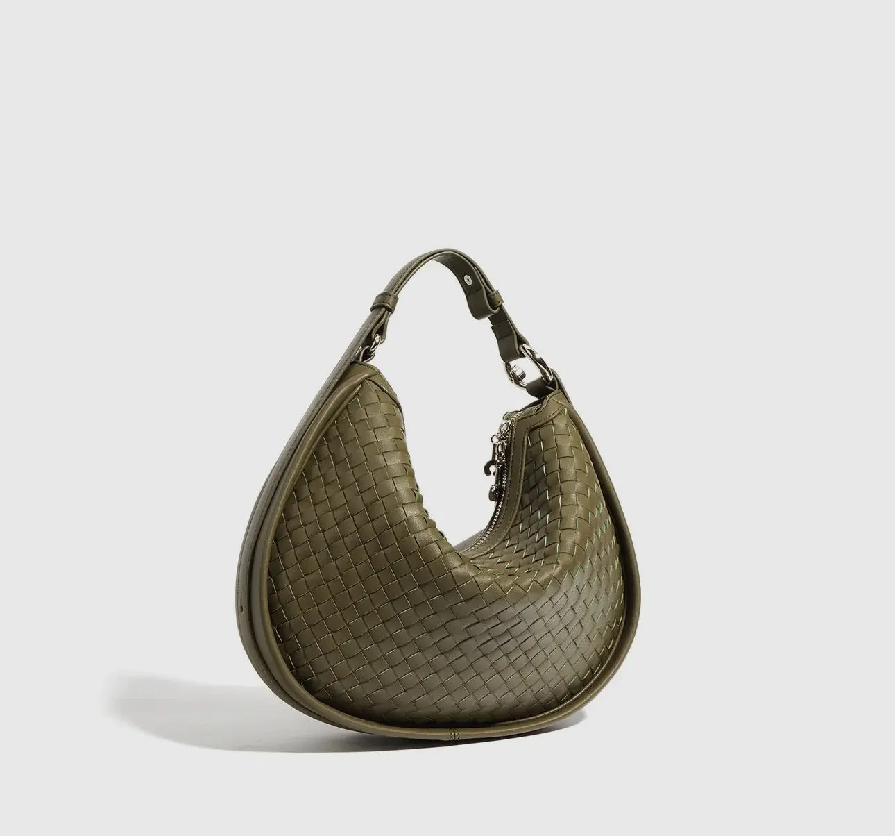 The EARTHA Woven Circle Bag