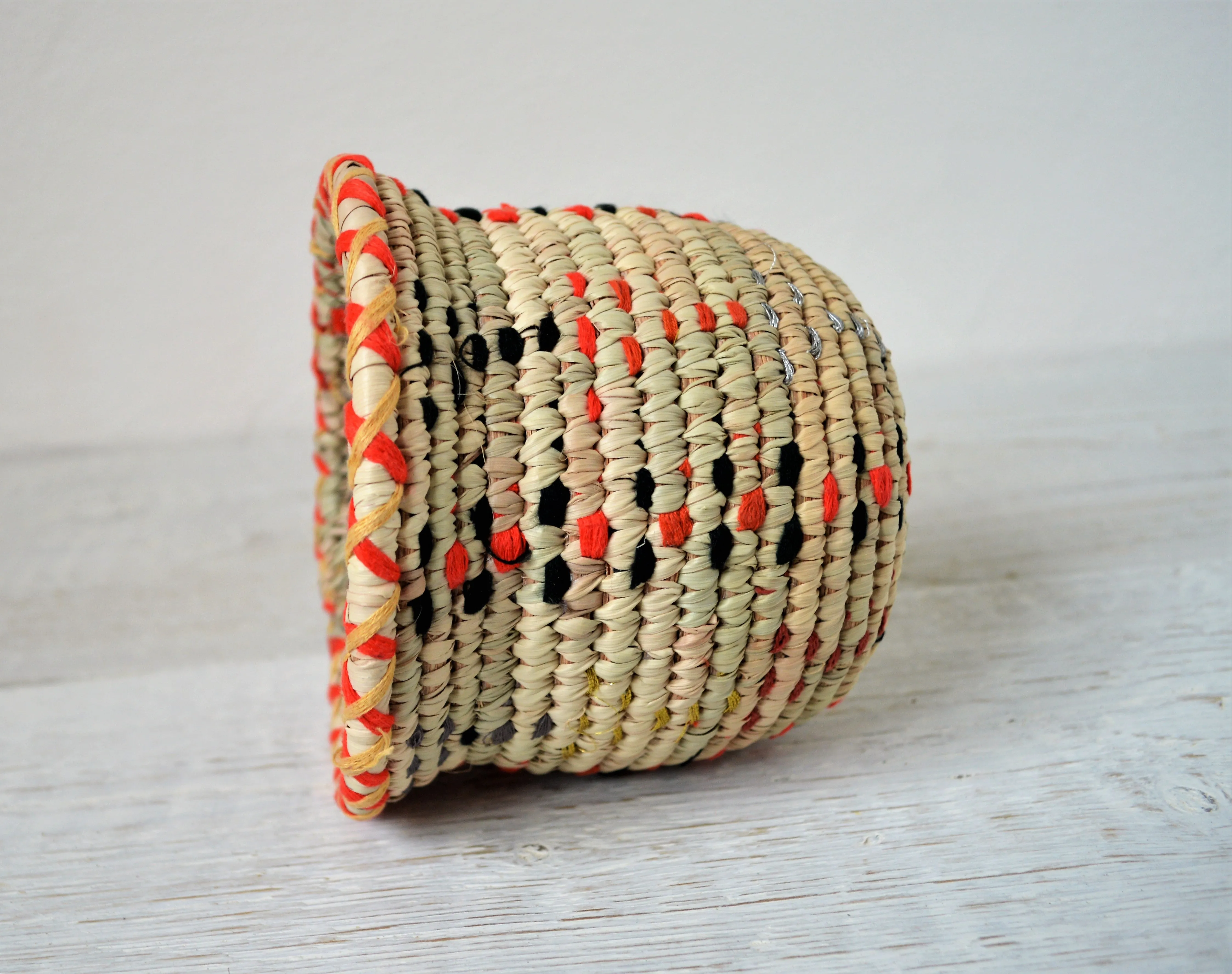 Woven candy bowl (natural palm leaves basket)