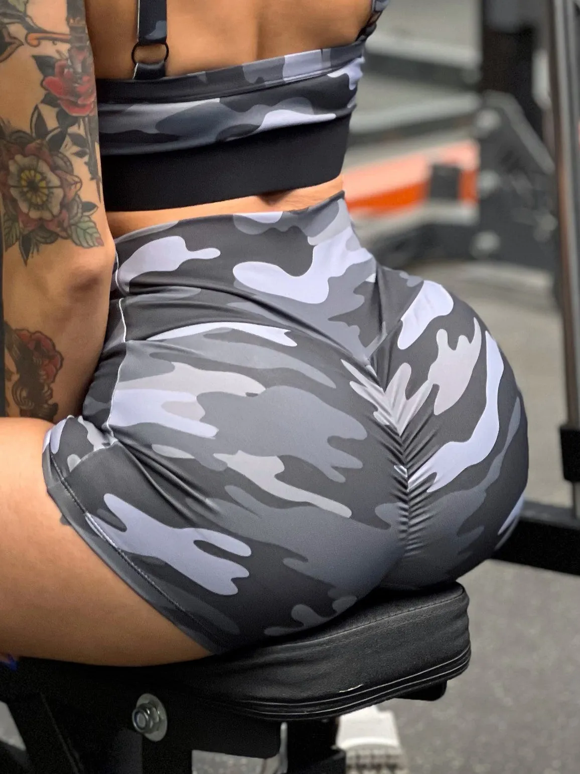 ZASUWA Female Camouflage Scrunch Bum Spandex Gym Booty Shorts